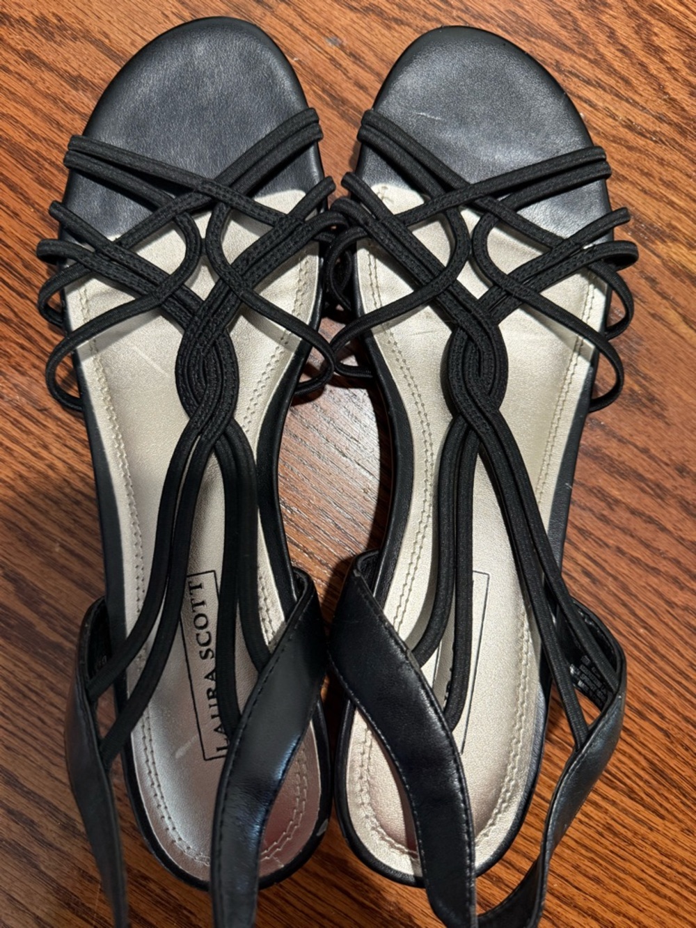 Laura Scott Black Strappy Flat Sandals with Crisscross Detail